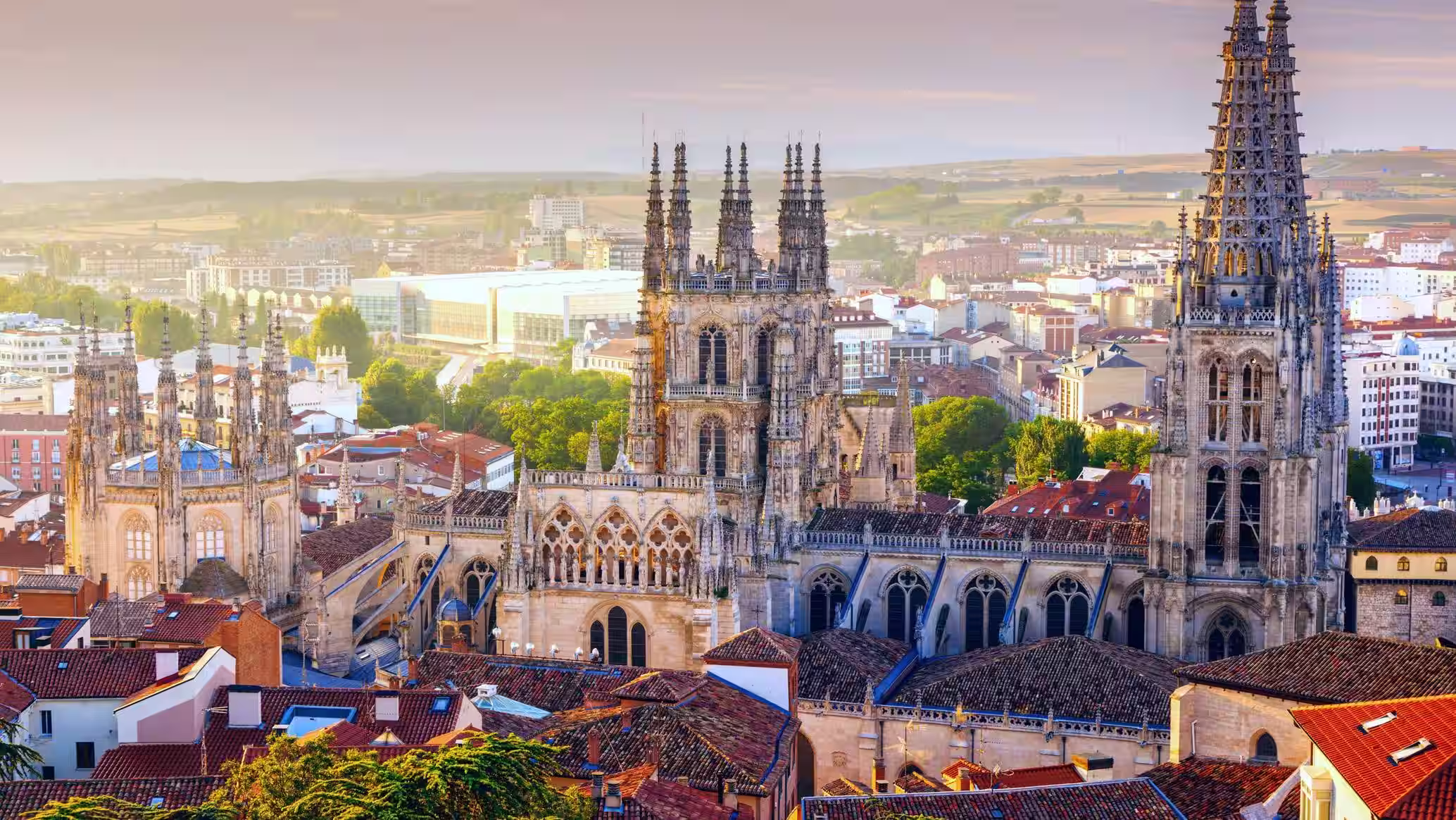 Exterior de la Catedral de Burgos durante la ruta hacia Francia.