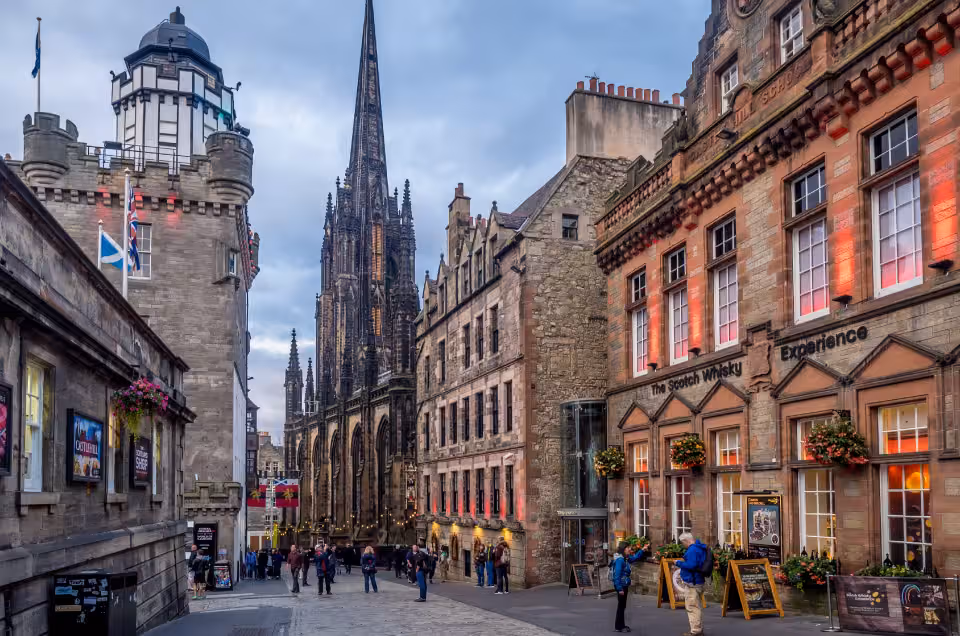 Royal Mile y arquitectura histórica de Edimburgo.