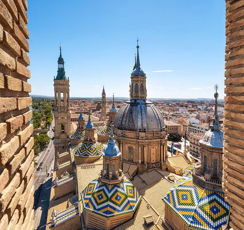Basílica de Nuestra Señora del Pilar durante la ruta hacia Madrid.